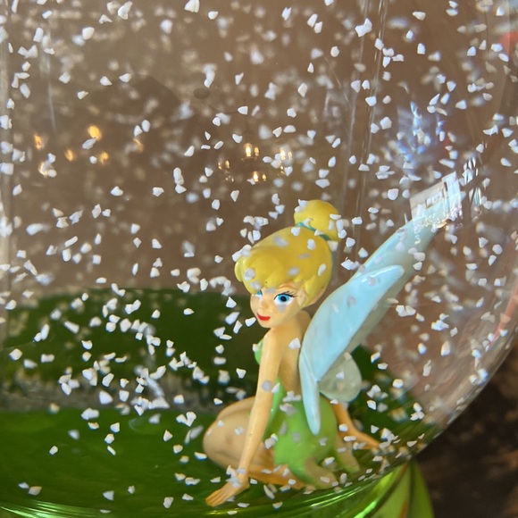 Tinkerbell snow globe - Picture 3 of 3
